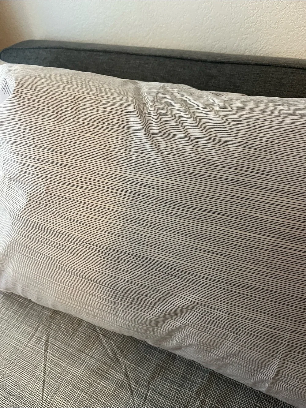 Classic IKEA Queen Duvet + 2 pillowcases. Perfect!